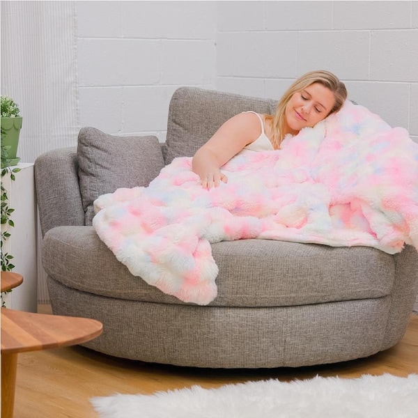 Stay Cosy Heated Faux Fur Blanket 160 x 120 cm - Rainbow