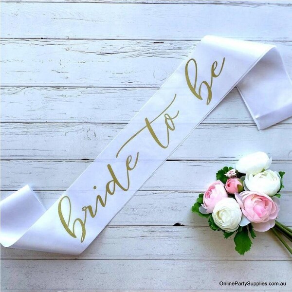 White Bride To Be Bridal Sash - Gold Print