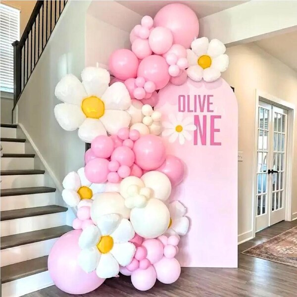 Pastel Pink & White Daisy Balloon Garland Kit 117pk