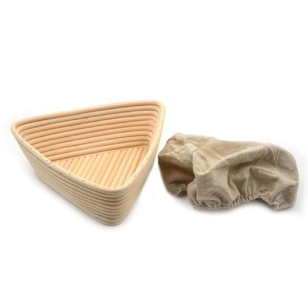 Brunswick Bakers Triangle Rattan 23cm Bread Banneton w/ Lining Bread Basket