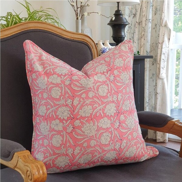 Kolka Pastel Pink Decorative Soft Cotton Voile Decorative Cushion - Pink