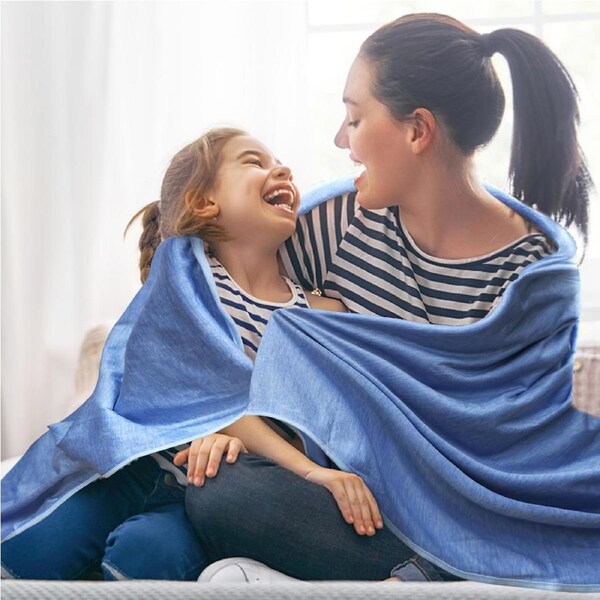 LINENOVA Cooling Blanket Pillowcases Cold Breathable Lightweight Blanket For Hot Sleeper 127 x 152 cm / Blue