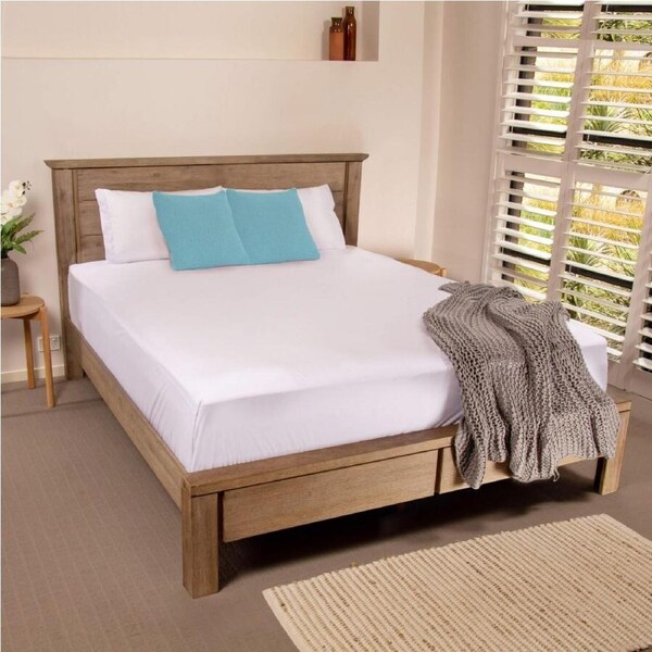 Micro-Plush Waterproof Flat Sheet Queen Mattress (153 x 203cm)