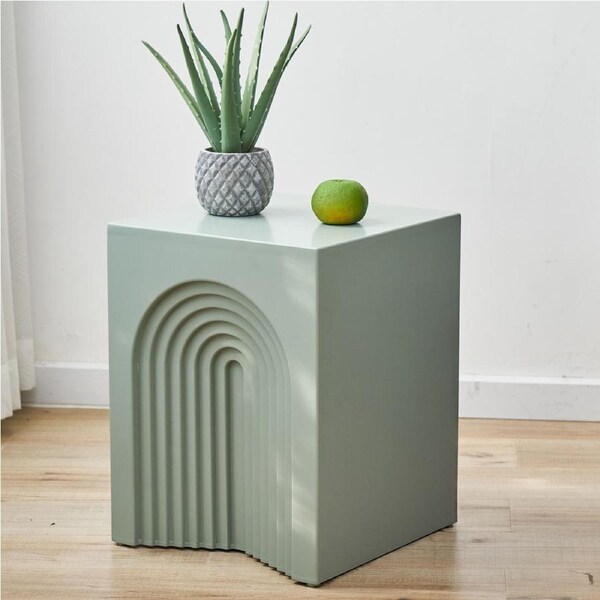 DELICATED SIDE TABLE In Green