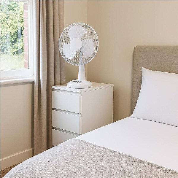 Sheffield 30cm Desktop Fan – White - 3-Speed Oscillating Desk Fan