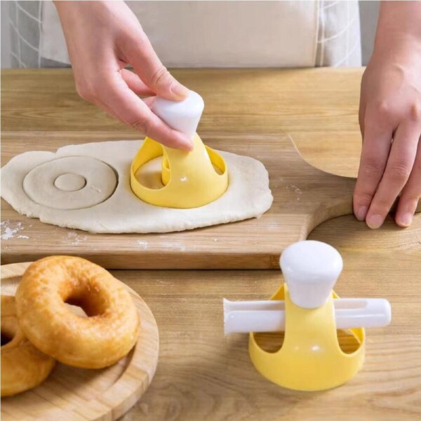 2Pcs Donut Maker Cutter Mold Desserts Doughnut Cookies Cake Baking DIY Tool