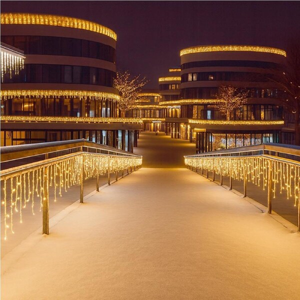 Commercial 2x0.7M Connectable LED Icicle Light - Warm White + Flashing White - White Rubber Cable