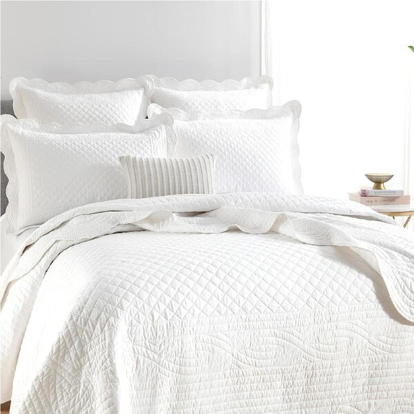 Renee Taylor Scallop Jacquard Coverlet w/ 2x Pillowcases Set Pearl Super King
