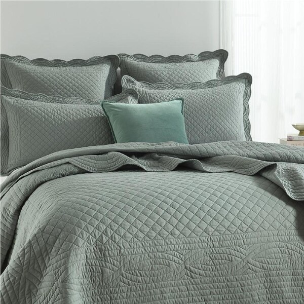 Renee Taylor Scallop Jacquard Coverlet w/ 2x Pillowcases Juniper Queen/King