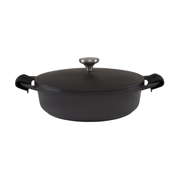 Maxwell And Williams Cast Lite Non Stick Shallow Casserole 28cm 4L Black