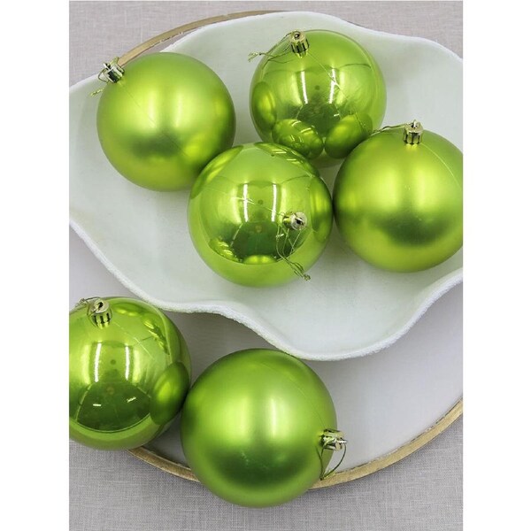 APPLE GREEN Christmas Baubles Pearl Matt 100mm