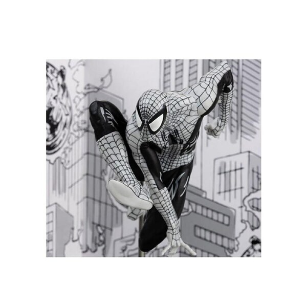 McFarlane Marvel Comics Spider-Man Line Art Gold Label 1:10 Scale Posed Figure