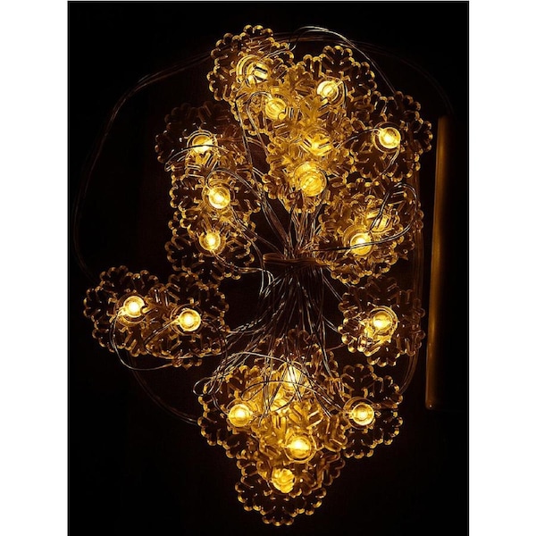 20 Warm White LED Snowflakes 2m String Fairy Battery Light