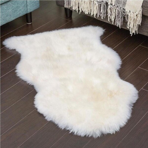 Luxury Australian Lambskin Floor Rug White/Ivory 105 x 65cm