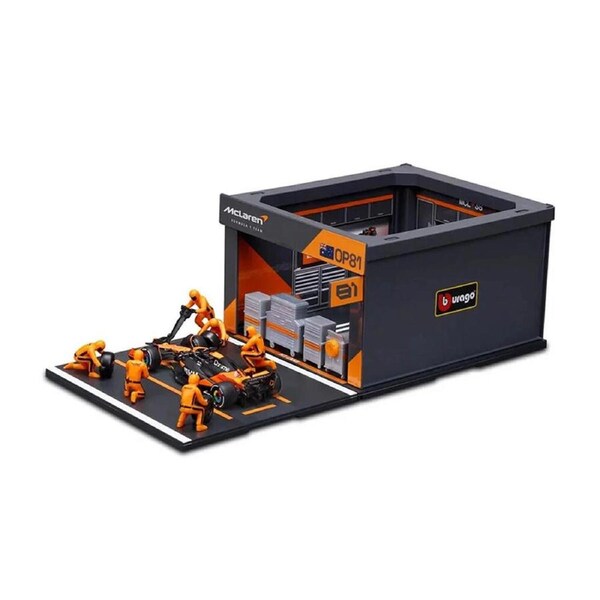 Bburago 1:43 McLaren Pit Pass Competition F1 Play Set Piastri #81 2024 Car Model