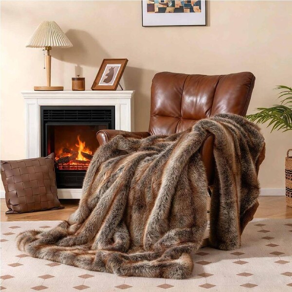 Costway Fluffy Throw Blanket 780GSM Plush Fuzzy Luxury Faux Fox Fur Blanket Cozy Soft Warm Decoration for Bed Sofa Armchair