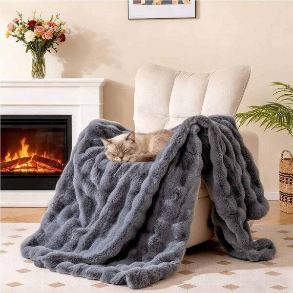 Costway Luxury Faux Fur Throw Blanket Fuzzy Plush Rabbit Fur Bubble Blanket Cozy Soft Warm Bed Armchair Sofa Decoration Bedding Grey