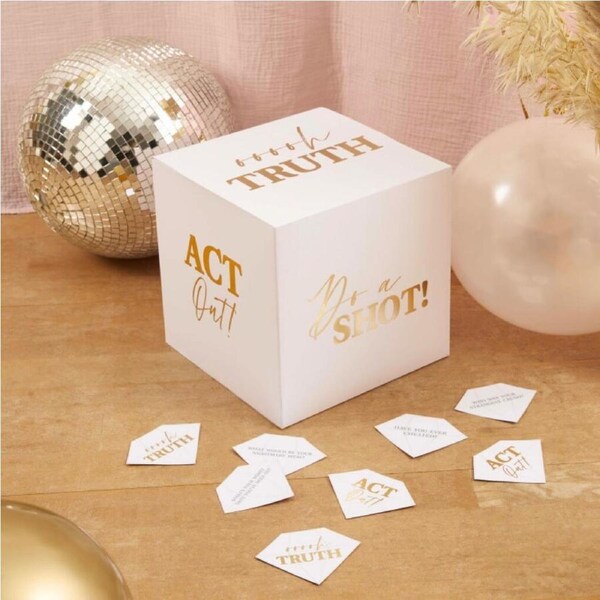 Bride To Be Giant Dice Hen Party Game – White & Gold