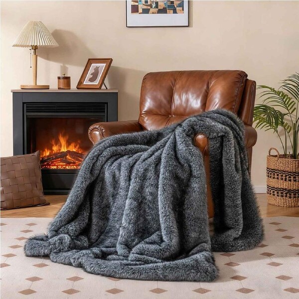 Costway Fluffy Throw Blanket 740GSM Plush Fuzzy Luxury Faux Wolf Fur Blanket Cozy Soft Warm Decoration for Bed Sofa Armchair