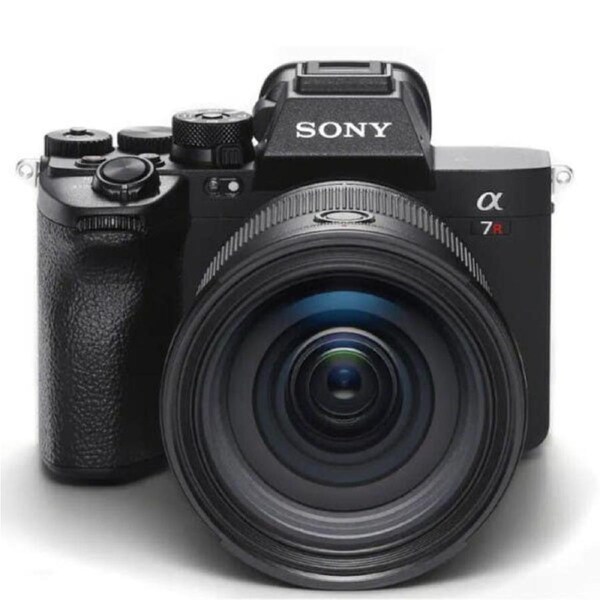 Sony ILC-E A7RM5 Body BOM Kit w/24-105mm F4 G Zoom ^