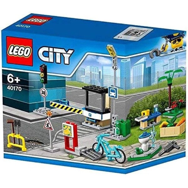 LEGO 40170 City Accessory Set: Streetlights, Fountain & More