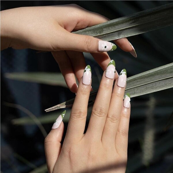 Press On Nails Green Floral Almond Shape Reusable Fake Nail Tips for Instant Salon Manicure 24PCS