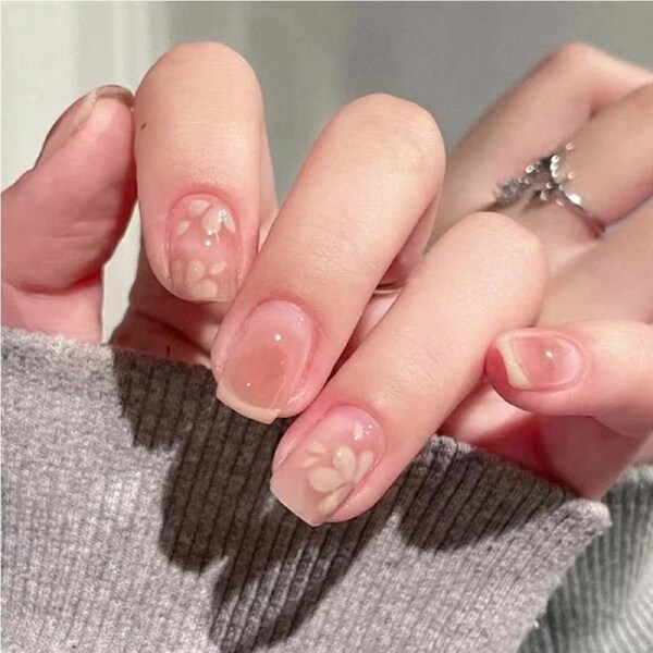 Short Square Press On Nails French Gradient Daisy Design Fake Nails Instant Salon Look 24 PCS