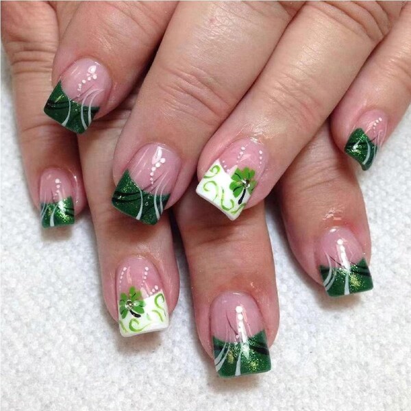 Short Square French Tip Press On Nails with Four Leaf Clover Rhinestones Glossy Pink Fake Nails 24PCS