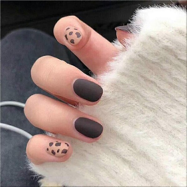 Matte Grey Leopard Press On Nails Short Square Full Cover False Nails Kit for Women 24pcs