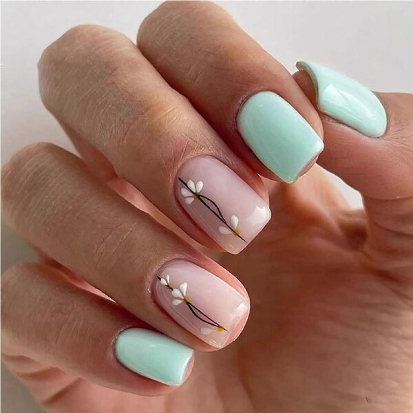 Press on Nails Short Square Mint Green Fake Nails with Glue Full Cover Glossy Flower Design 24pcs