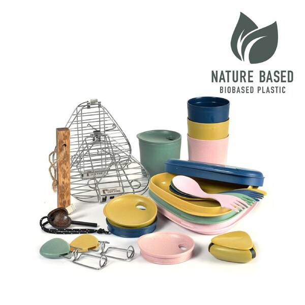Light My Fire CampKit for 4 FireSteel Tinder Forkx2 Grillx2 Cupx4 Platex3 Lid Sprkx4 S&P Nature
