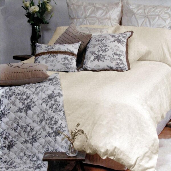 Canterbury Tarlo Cream Quilt Cover Set King - Seersucker Jacquard Design