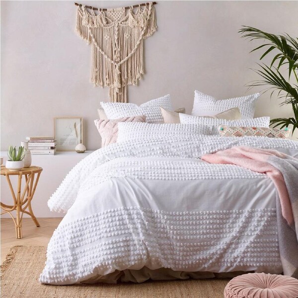 Vintage Design Homewares Betty White Quilt Cover Set King, 225 Thread Count, Applique Design
