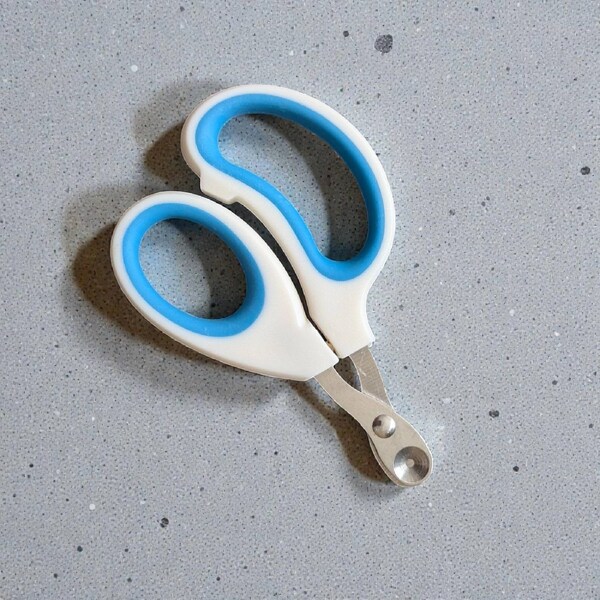 Small Pet Nail Clippers – Claw Trimmers for Rabbits, Guinea Pigs & Other Small Pets