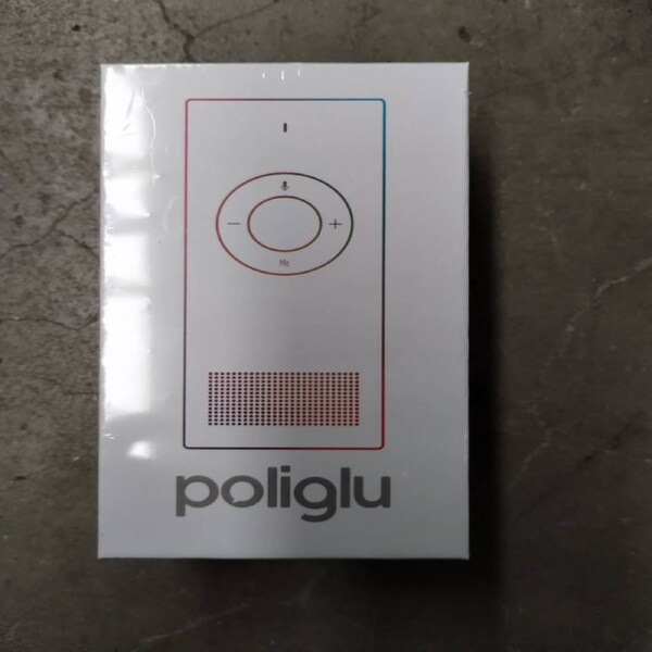 FREE SHIPPING US STOCK POLIGLU 40 LANGUAGE TRANSLATOR NEW SEALED