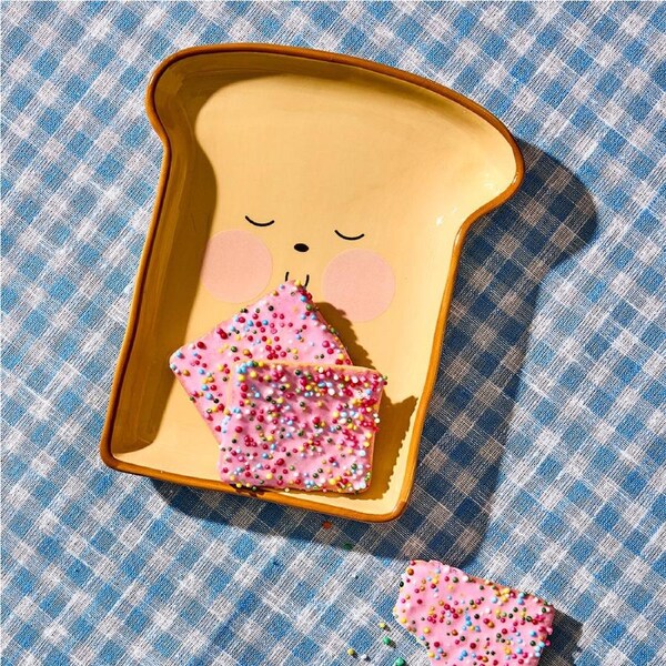 Adorn Living Toast Plate