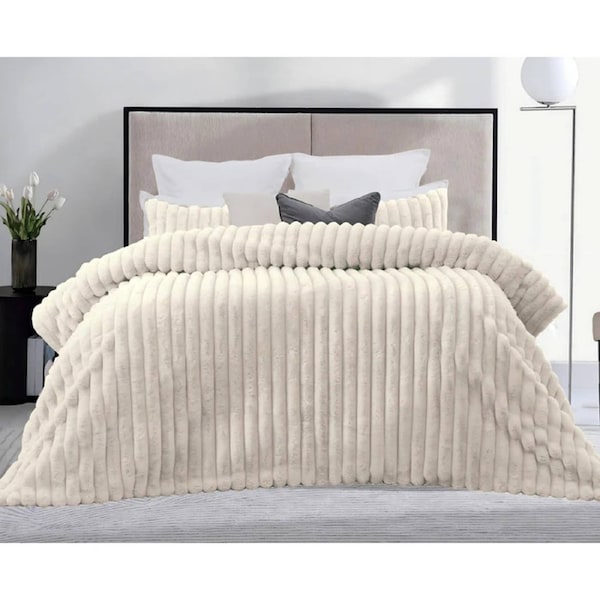 CDSI Arna Fleece Comforter King W/ 2 Pillow Cases Coconut Milk 255x240cm