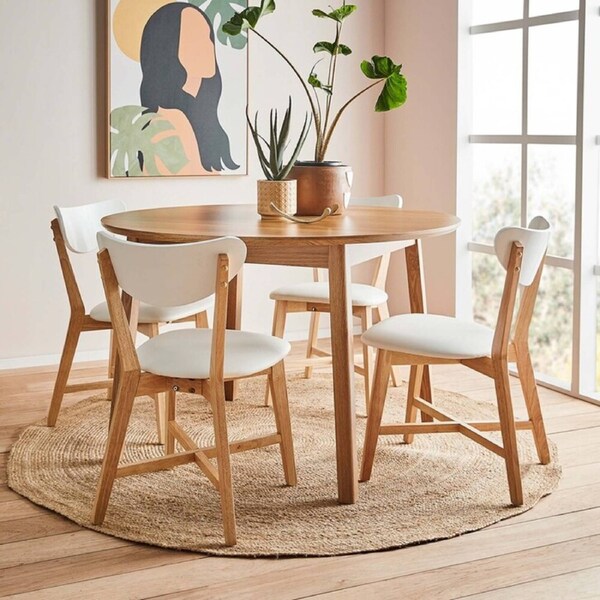 Niva 4 Seater Oak Round Dining Table