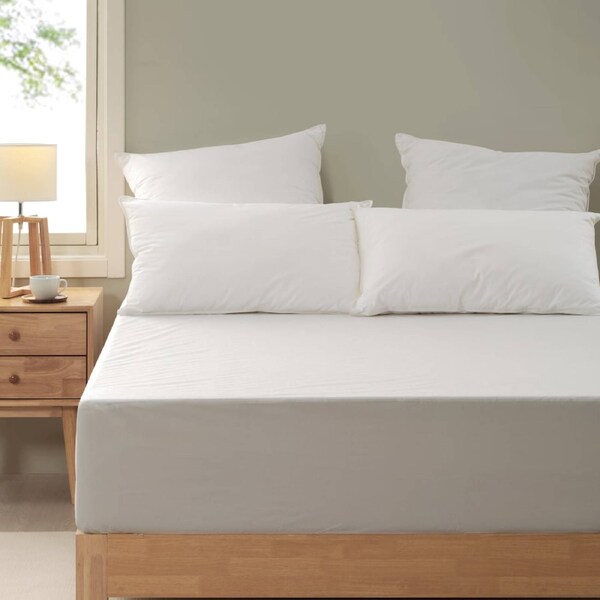 Dreamaker Stain Resistant Waterproof Mattress Protector (Single, King Single, Double, Queen, King, Super King) King