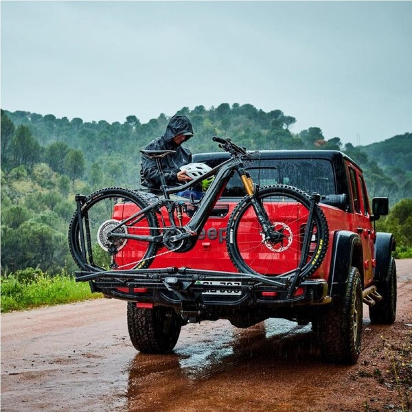 CRUZ Kicker 2 Bike Hitch Mounted Platform Rack - 940-584 Black