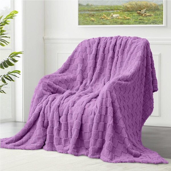 LINENOVA Fleece Throw Blanket for Sofa - Soft Checkered Fluffy Cosy Blanket for Bed,Office,Camping,Travel Queen / Lavender