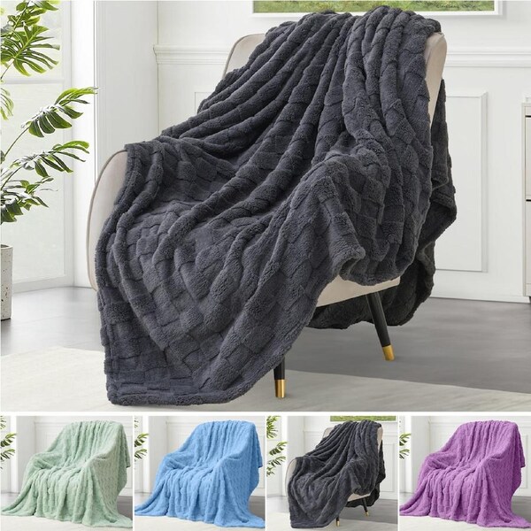 LINENOVA Fleece Throw Blanket for Sofa - Soft Checkered Fluffy Cosy Blanket for Bed,Office,Camping,Travel Queen / Sage Green