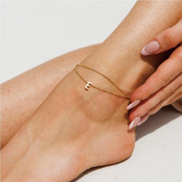 Amici by Ella - Gold Initial Anklet e