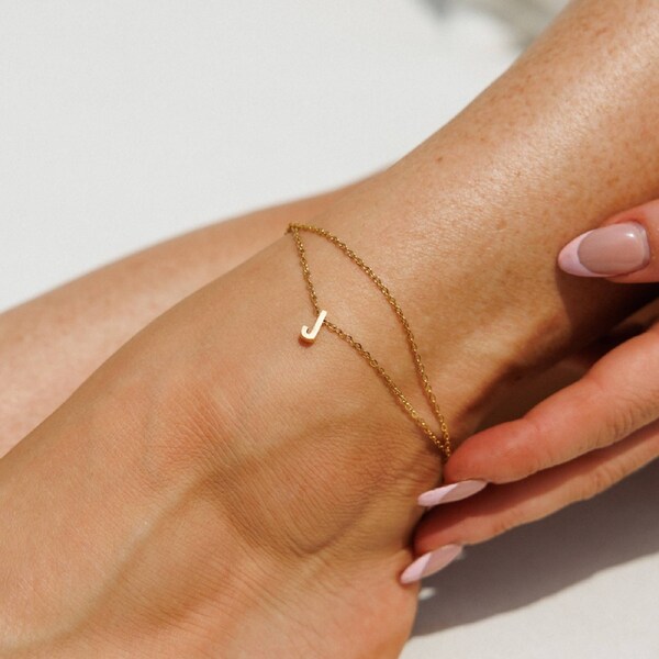 Amici by Ella - Gold Initial Anklet j
