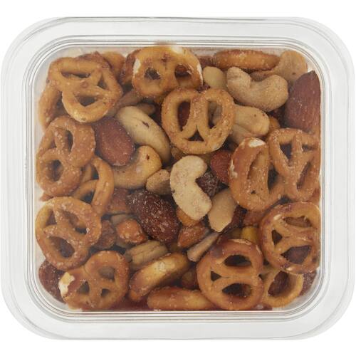 Woolworths Snack Pot Salt and Vinegar Nut and and Pretzel Mix 165g bunch