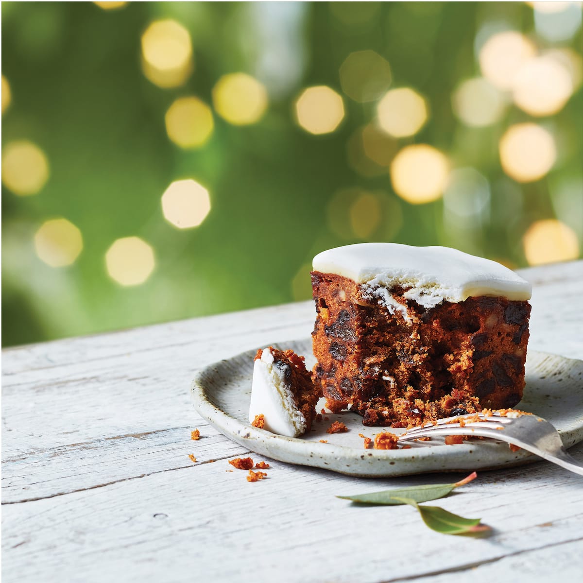 Woolworths Festive Iced Fruit Cake 100g bunch