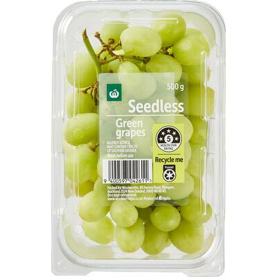 fresh fruit grapes green